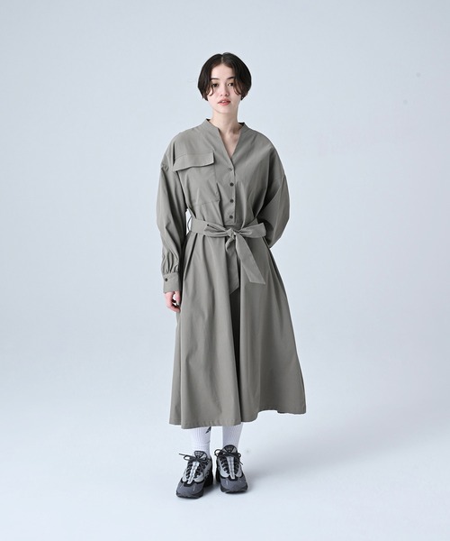 NEW BALANCE(ニューバランス)の「MET24 Shirts Dress(シャツ/ブラウス・レディース・ブラック/カーキブラウン・LARGE/MEDIUM/SMALL)」の2枚目の写真