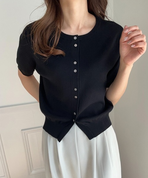 LAUIR(ラウアー)の「ボタンデザインニットカーディガン(カーディガン/ボレロ・レディース・ブラック/アイボリー/チャコール・MEDIUM/LARGE)」の2枚目の写真