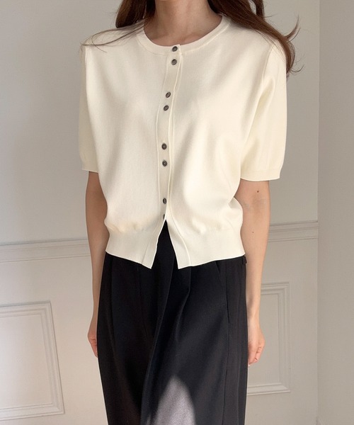 LAUIR(ラウアー)の「ボタンデザインニットカーディガン(カーディガン/ボレロ・レディース・ブラック/アイボリー/チャコール・MEDIUM/LARGE)」の7枚目の写真