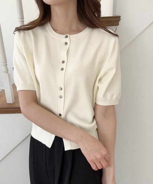 LAUIR(ラウアー)の「ボタンデザインニットカーディガン(カーディガン/ボレロ・レディース・ブラック/アイボリー/チャコール・MEDIUM/LARGE)」の8枚目の写真