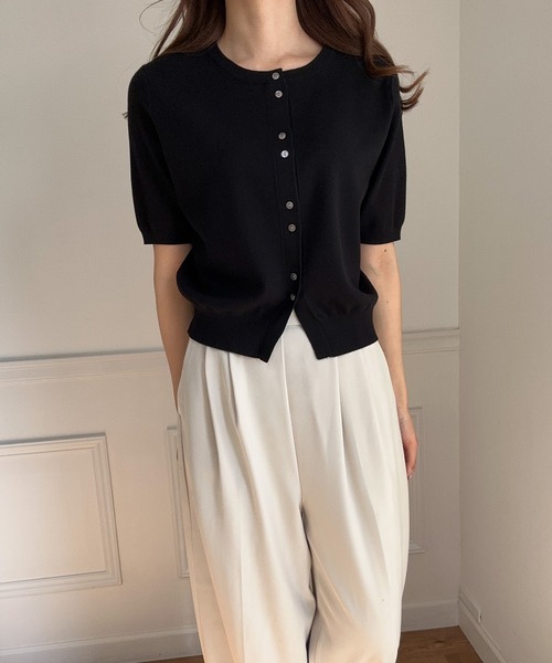 LAUIR(ラウアー)の「ボタンデザインニットカーディガン(カーディガン/ボレロ・レディース・ブラック/アイボリー/チャコール・MEDIUM/LARGE)」の13枚目の写真