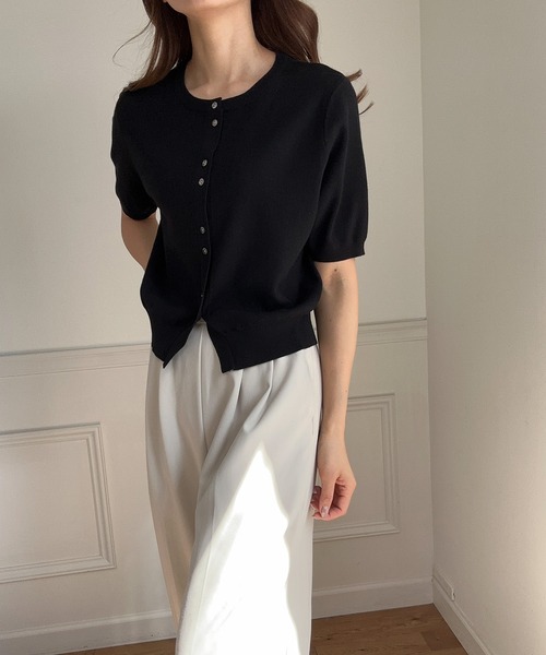 LAUIR(ラウアー)の「ボタンデザインニットカーディガン(カーディガン/ボレロ・レディース・ブラック/アイボリー/チャコール・MEDIUM/LARGE)」の14枚目の写真