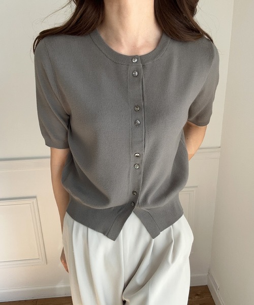 LAUIR(ラウアー)の「ボタンデザインニットカーディガン(カーディガン/ボレロ・レディース・ブラック/アイボリー/チャコール・MEDIUM/LARGE)」の17枚目の写真