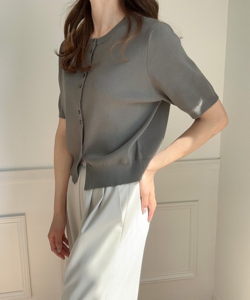 LAUIR(ラウアー)の「ボタンデザインニットカーディガン(カーディガン/ボレロ・レディース・ブラック/アイボリー/チャコール・MEDIUM/LARGE)」の19枚目の写真