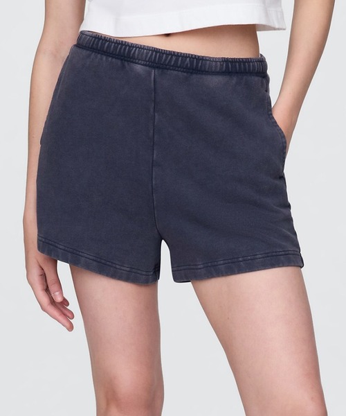 GAP（ギャップ）の「ヘビーウェイト フレンチテリー クラシック スウェットショーツ（その他パンツ・レディース・ネイビー/レッド/ブラック/オフホワイト・M/XS/XXS/S/L）」の3枚目の写真