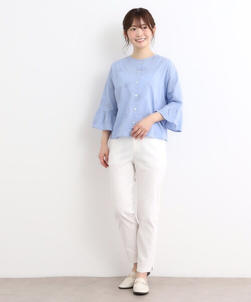 LAURA ASHLEY（ローラアシュレイ）の「【コットン100％／刺繍入り／羽織に使える】バルビー ブルームス柄 ブラウス（シャツ/ブラウス・レディース・サックスブルー/オフホワイト・38/40）」の9枚目の写真