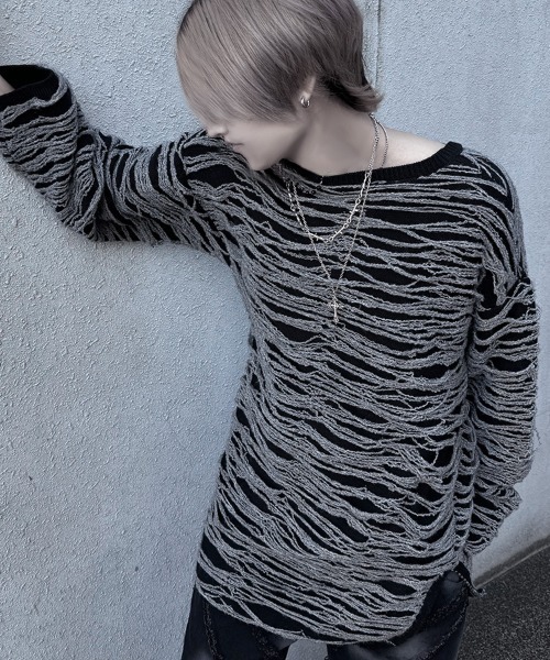 SILVER BULLET（シルバーバレット）の「『NOVESSEL/ノベセル』スラブダメージプルオーバーニット【Y】【CN】（ニット/セーター・メンズ・ブラック/ブラック×グレー・FREE）」の4枚目の写真