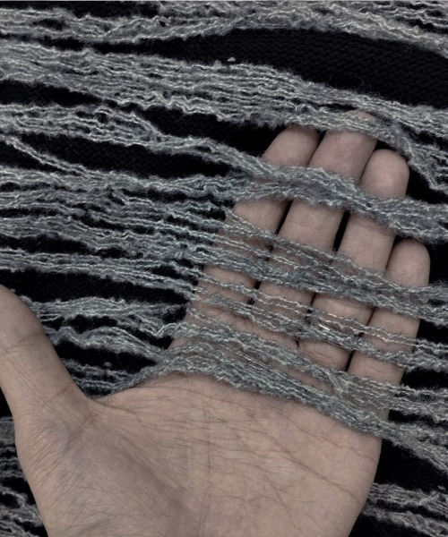 SILVER BULLET（シルバーバレット）の「『NOVESSEL/ノベセル』スラブダメージプルオーバーニット【Y】【CN】（ニット/セーター・メンズ・ブラック/ブラック×グレー・FREE）」の16枚目の写真