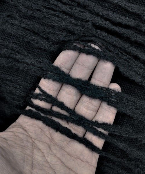 SILVER BULLET（シルバーバレット）の「『NOVESSEL/ノベセル』スラブダメージプルオーバーニット【Y】【CN】（ニット/セーター・メンズ・ブラック/ブラック×グレー・FREE）」の17枚目の写真