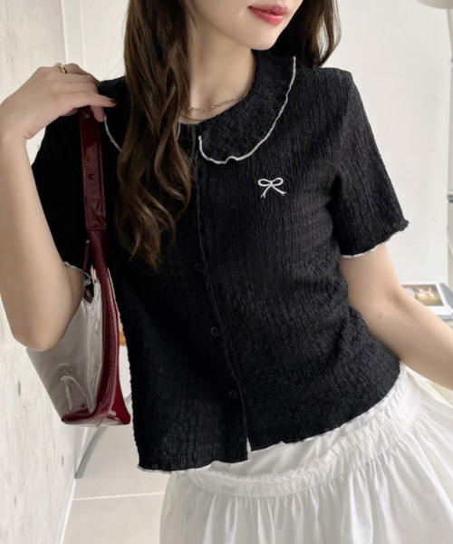 Ada.(エイダ)の「リボンデザイン パイピング丸襟 半袖ジャガードブラウス(Tシャツ/カットソー・レディース・ブラック/ホワイト・FREE)」の1枚目の写真
