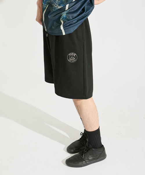 PARIS SAINT-GERMAIN(パリサンジェルマン)の「【Paris Saint-Germain / パリ・サン=ジェルマン】JP METALIC LOGO SHORTS(その他パンツ・メンズ・チャコールグレー/ブラック/ブラウン/ベージュ・X-LARGE/LARGE/MEDIUM)」の2枚目の写真