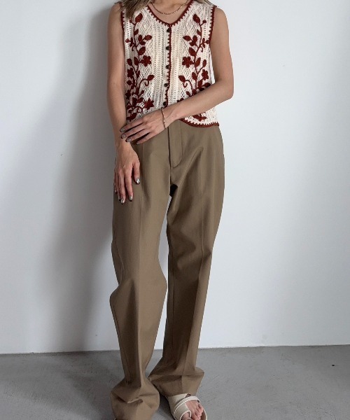 Unitage（ユニテージ）の「ブランケットステッチ刺繍ニットベスト（ベスト・レディース・ブラウン/グリーン・FREE）」の14枚目の写真