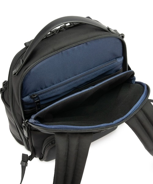 ZERO HALLIBURTON(ゼロハリバートン)の「ビジネスリュック ZLM A4サイズ収納 14inchPC収納 18L 81516(ビジネスバッグ・メンズ・ブラック/ネイビー・FREE)」の8枚目の写真