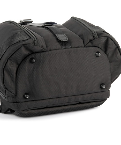 ZERO HALLIBURTON(ゼロハリバートン)の「ビジネスリュック ZLM A4サイズ収納 14inchPC収納 18L 81516(ビジネスバッグ・メンズ・ブラック/ネイビー・FREE)」の14枚目の写真