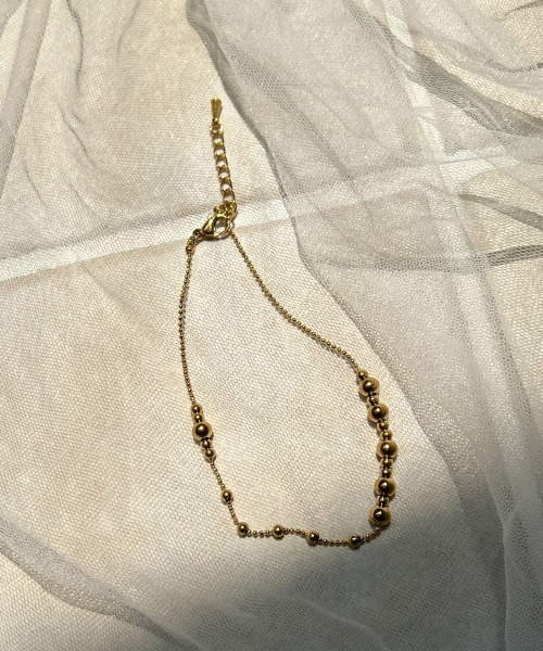 CEMONEMO（セモネモ）の「【金属アレルギー対応】 ランダム ボール アンクレット / サージカルステンレス316L（アンクレット・レディース・ゴールド/シルバー・FREE）」の9枚目の写真