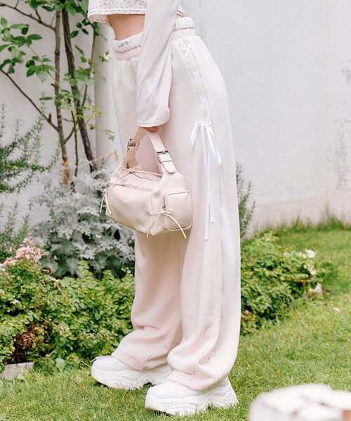 OLIVE des OLIVE(オリーブデオリーブ)の「レースアップスウェットパンツ(スウェットパンツ・レディース・ピンク/トップグレー/ネイビー・FREE)」の8枚目の写真