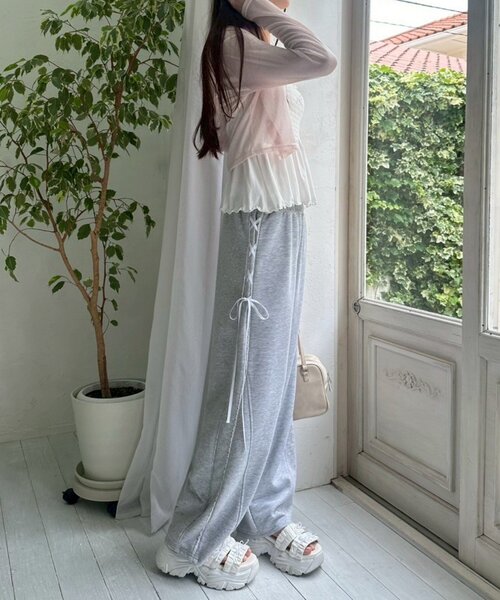 OLIVE des OLIVE(オリーブデオリーブ)の「レースアップスウェットパンツ(スウェットパンツ・レディース・ピンク/トップグレー/ネイビー・FREE)」の13枚目の写真