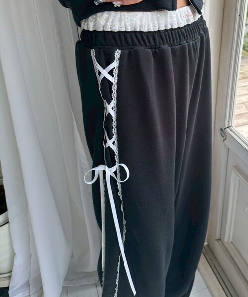 OLIVE des OLIVE(オリーブデオリーブ)の「レースアップスウェットパンツ(スウェットパンツ・レディース・ピンク/トップグレー/ネイビー・FREE)」の1枚目の写真