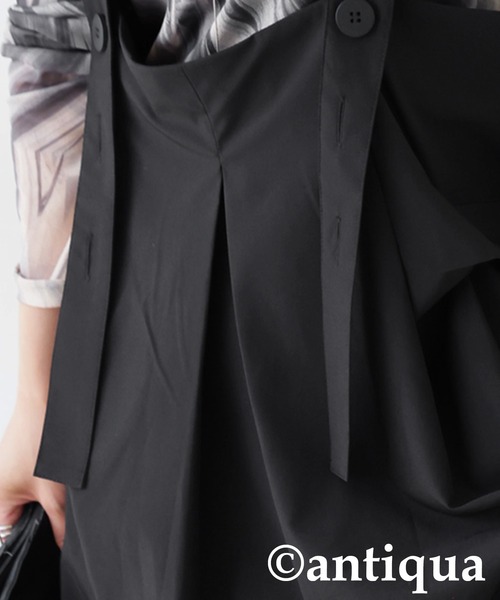 antiqua(アンティカ)の「タックデザインサロペットスカート(ワンピース・レディース・ブラック・ONESIZE)」の8枚目の写真