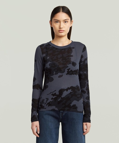 G-STAR(ジースター)の「ALLOVER PRINT SLIM T-SHIRT/オリジナルカモフラージュプリントスリムロングスリーブTシャツ(Tシャツ/カットソー・レディース・カモフラージュ/パープル系その他・X-SMALL/SMALL/MEDIUM)」の1枚目の写真