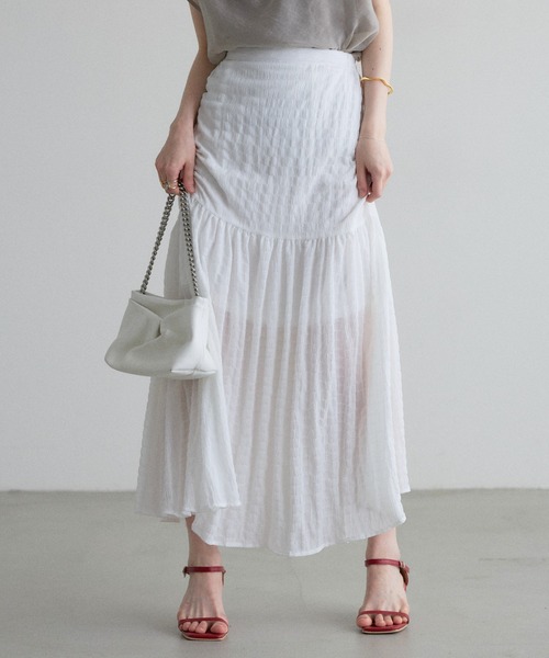 &. NOSTALGIA(アンドドットノスタルジア)の「【ZOZO限定】サッカーギャザー切替スカート(スカート・レディース・レッド/オフホワイト・M)」の2枚目の写真