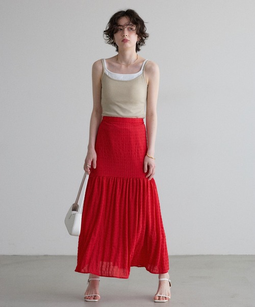 &. NOSTALGIA(アンドドットノスタルジア)の「【ZOZO限定】サッカーギャザー切替スカート(スカート・レディース・レッド/オフホワイト・M)」の4枚目の写真