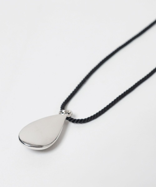 JEANASIS（ジーナシス）の「ストーン２レンネックレス/572276（ネックレス・レディース・ブラック系その他/レッド系その他・FREE）」の5枚目の写真