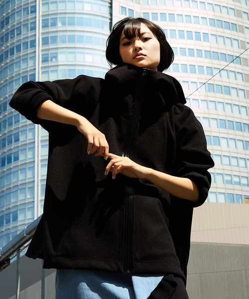 AVIE（アビィ）の「メルトンジャージーテントラインパーカー（パーカー・レディース・グレイッシュベージュ/ブラック・38）」の4枚目の写真