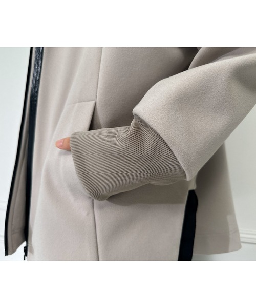 AVIE（アビィ）の「メルトンジャージーテントラインパーカー（パーカー・レディース・グレイッシュベージュ/ブラック・38）」の16枚目の写真