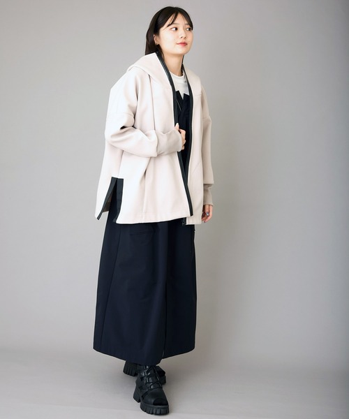 AVIE（アビィ）の「メルトンジャージーテントラインパーカー（パーカー・レディース・グレイッシュベージュ/ブラック・38）」の13枚目の写真