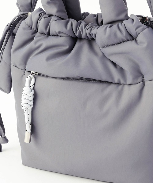 NICOLE white(ニコルホワイト)の「2WAYパフバッグ(ショルダーバッグ・レディース・ブラック/ブルー・FREE)」の12枚目の写真