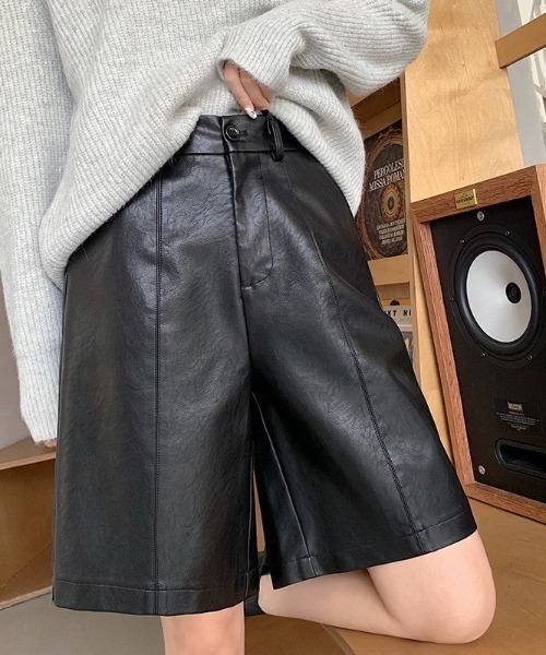 UP START(アップスタート)の「【LAMPOON】合成皮革ハーフパンツ(その他パンツ・レディース・グレー/ブラック・MEDIUM/LARGE/SMALL)」の6枚目の写真