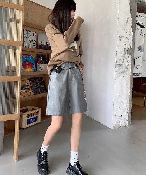 UP START(アップスタート)の「【LAMPOON】合成皮革ハーフパンツ(その他パンツ・レディース・グレー/ブラック・MEDIUM/LARGE/SMALL)」の11枚目の写真