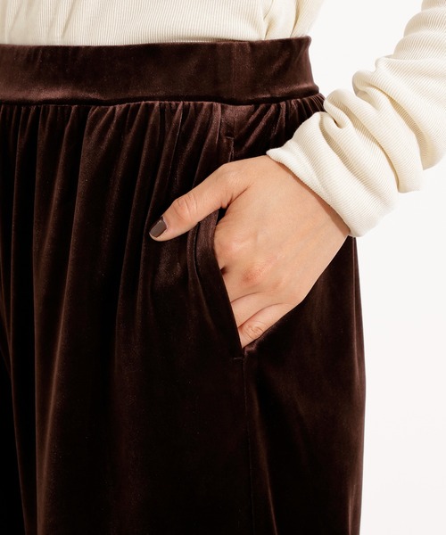 N.（N. Natural Beauty Basic）（エヌエヌナチュラルビューティーベーシック）の「ベロアパンツ（その他パンツ・レディース・ベージュ/ブラウン・MEDIUM）」の15枚目の写真