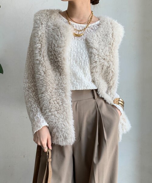 DouDou(ドゥドゥ)の「【完売カラー再追加!】フェイクカシミヤファーベスト(ベスト・レディース・ブラウン/グレイッシュベージュ・FREE)」の2枚目の写真