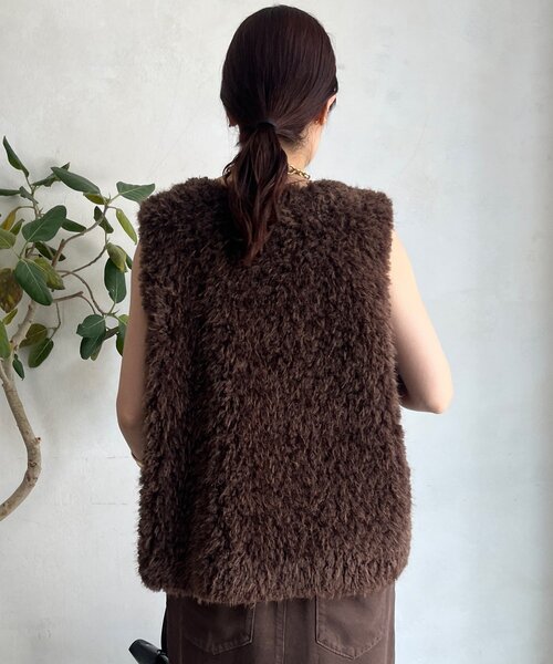 DouDou(ドゥドゥ)の「【完売カラー再追加!】フェイクカシミヤファーベスト(ベスト・レディース・ブラウン/グレイッシュベージュ・FREE)」の20枚目の写真