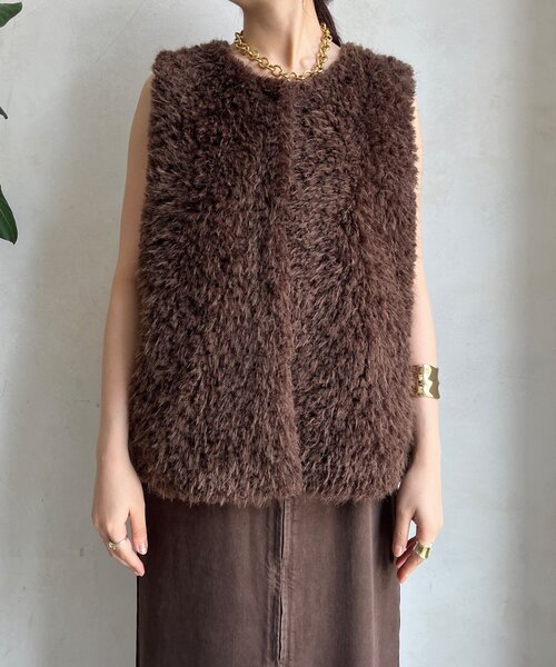 DouDou(ドゥドゥ)の「【完売カラー再追加!】フェイクカシミヤファーベスト(ベスト・レディース・ブラウン/グレイッシュベージュ・FREE)」の11枚目の写真