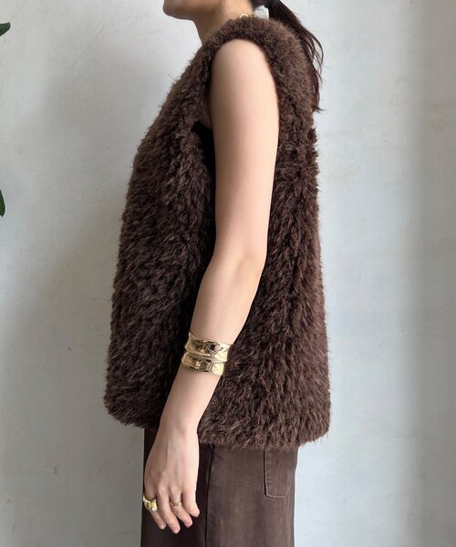 DouDou(ドゥドゥ)の「【完売カラー再追加!】フェイクカシミヤファーベスト(ベスト・レディース・ブラウン/グレイッシュベージュ・FREE)」の3枚目の写真