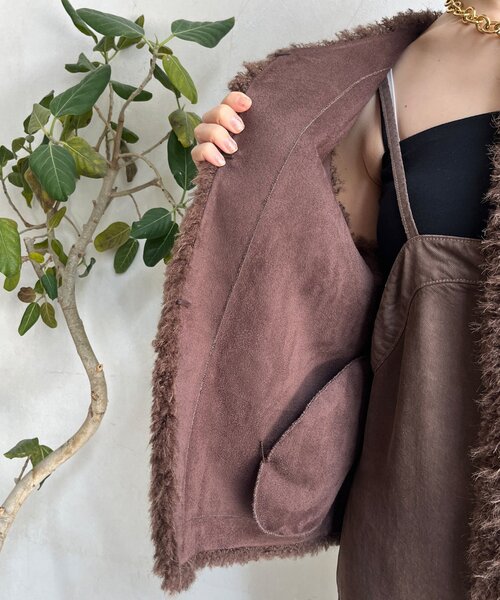 DouDou(ドゥドゥ)の「【完売カラー再追加!】フェイクカシミヤファーベスト(ベスト・レディース・ブラウン/グレイッシュベージュ・FREE)」の15枚目の写真