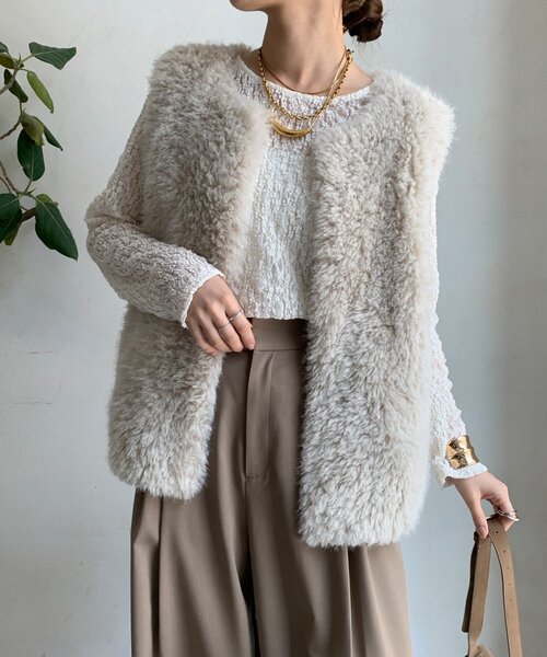 DouDou(ドゥドゥ)の「【完売カラー再追加!】フェイクカシミヤファーベスト(ベスト・レディース・ブラウン/グレイッシュベージュ・FREE)」の22枚目の写真