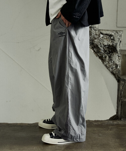 UMBRO（アンブロ）の「TECH NYLON PANTS/テックナイロンパンツ/UMBRO別注(限定展開)（その他パンツ・メンズ・ブラック/グレー・MEDIUM/LARGE）」の4枚目の写真