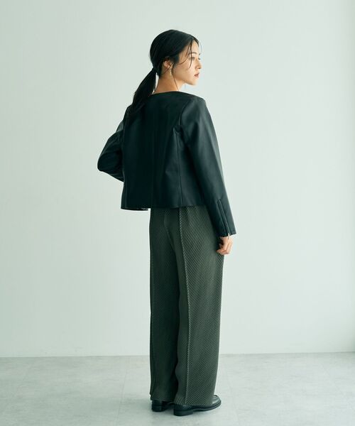 YECCA VECCA（イェッカヴェッカ）の「ノーカラーライダースジャケット（ライダースジャケット・レディース・ブラック/ベージュ・FREE）」の3枚目の写真