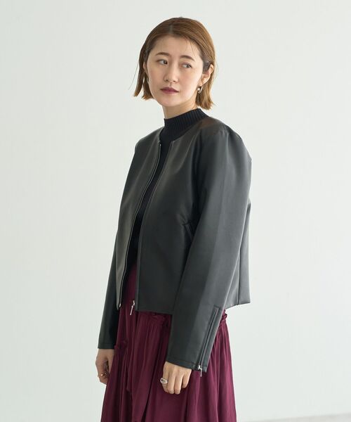 YECCA VECCA（イェッカヴェッカ）の「ノーカラーライダースジャケット（ライダースジャケット・レディース・ブラック/ベージュ・FREE）」の7枚目の写真