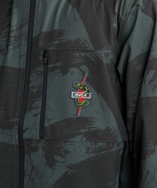 RVCA(ルーカ)の「RVCA メンズ HAWAII YOGGER JACKET ジャケット 【2025年秋冬モデル】/ルーカセットアップ対応総柄ジップアップナイロンジャケット(ブルゾン・メンズ・カモフラージュ・SMALL/MEDIUM/LARGE/X-LARGE)」の4枚目の写真