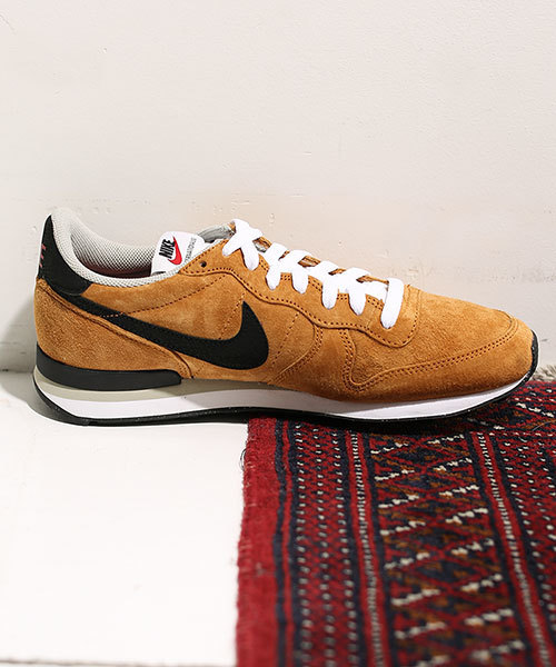 NIKE(ナイキ)の「NIKE/INTERNATIONALIST レザー(スニーカー・メンズ・ブラウン/ブロンズ・28/26/27)」の4枚目の写真