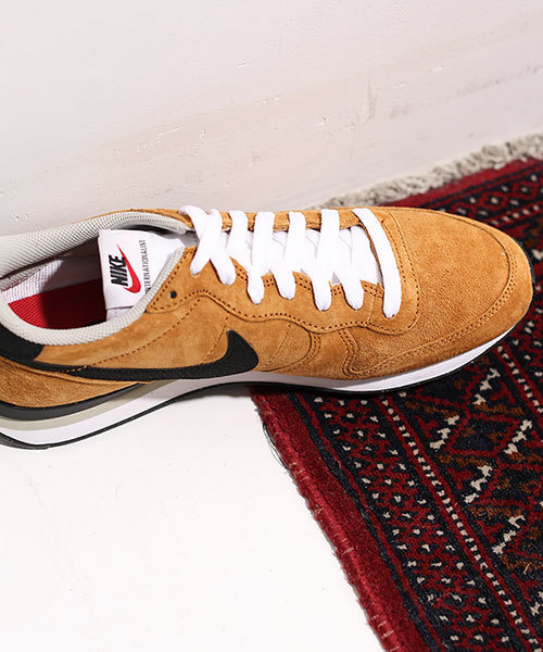 NIKE(ナイキ)の「NIKE/INTERNATIONALIST レザー(スニーカー・メンズ・ブラウン/ブロンズ・28/26/27)」の5枚目の写真