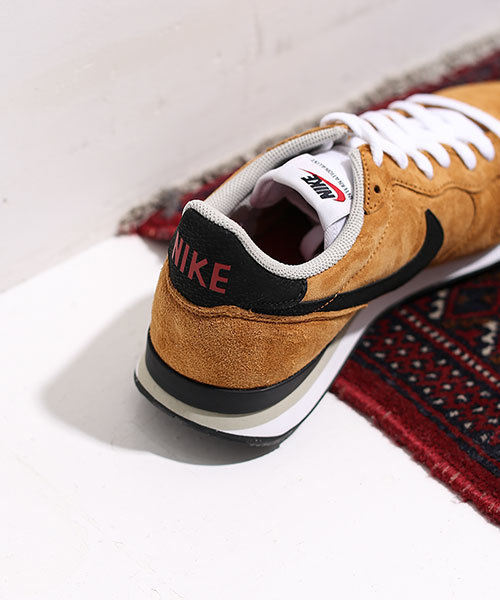 NIKE(ナイキ)の「NIKE/INTERNATIONALIST レザー(スニーカー・メンズ・ブラウン/ブロンズ・28/26/27)」の6枚目の写真