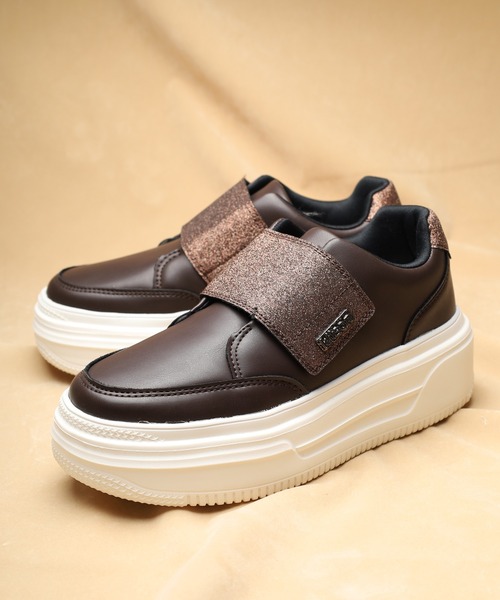 kitson(キットソン)の「KITSON キットソン 厚底 ウェッジソール 軽量 ベルクロ ローカットスリッポン スニーカー(スリッポン・レディース・ブラック/ホワイト/ブラウン・24.5cm/24cm/23.5cm/23cm)」の3枚目の写真