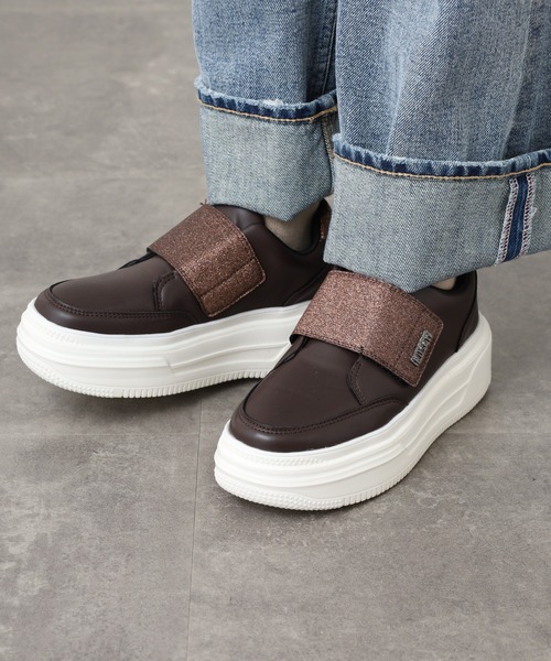 kitson(キットソン)の「KITSON キットソン 厚底 ウェッジソール 軽量 ベルクロ ローカットスリッポン スニーカー(スリッポン・レディース・ブラック/ホワイト/ブラウン・24.5cm/24cm/23.5cm/23cm)」の4枚目の写真