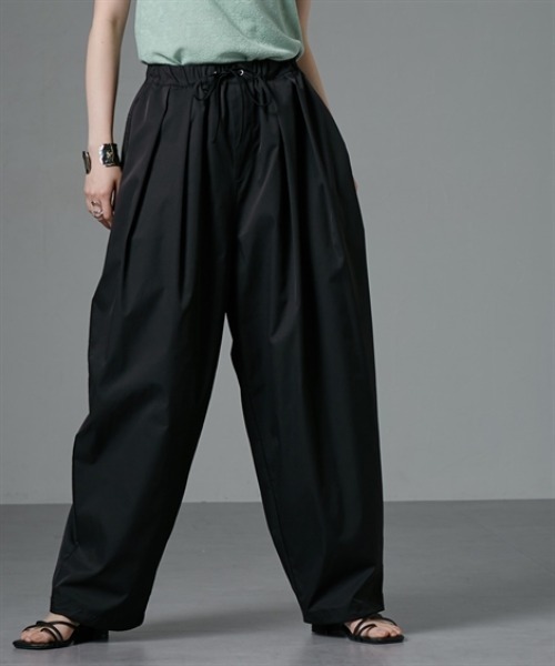 Soiunique（スワユニーク）の「光沢素材たっぷりタックボリュームパンツ ［Soiunique］（その他パンツ・レディース・ブラウン/ブラック・FREE）」の14枚目の写真